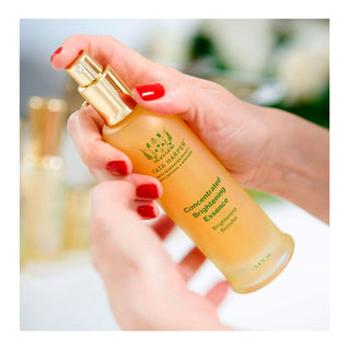 Tata Harper Concentrated Brightening Essence 2.0 - Brightening facial fluid