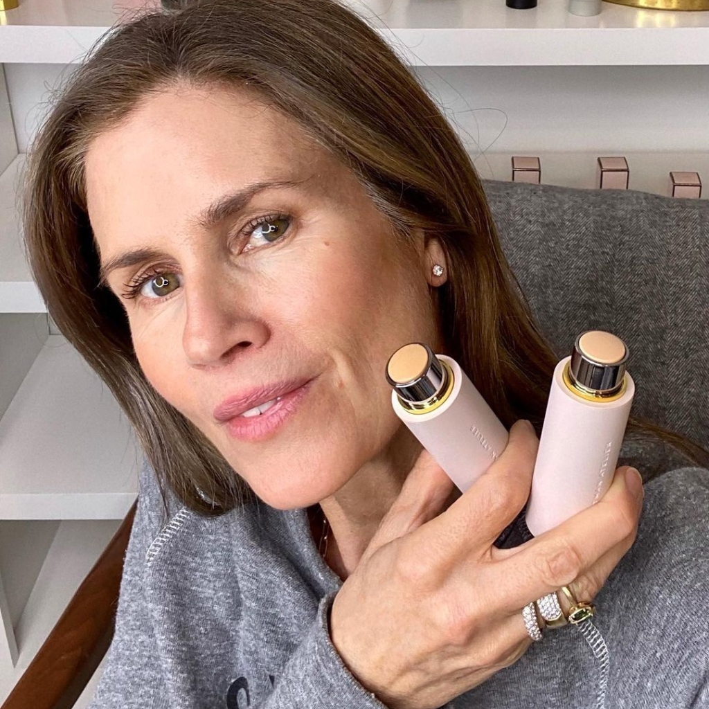 Gucci Westman con su primera creación la base de maquillaje Vital Foundation Stick